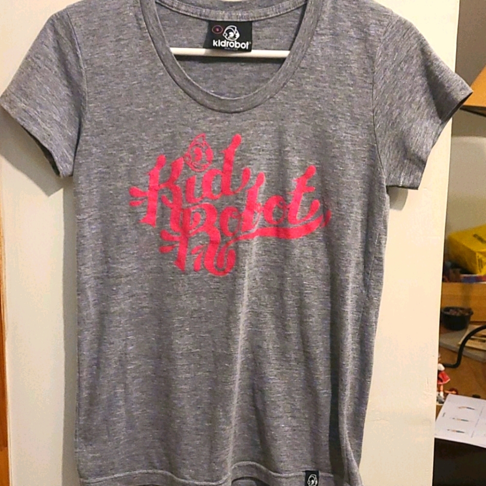 Kidrobot t shirt
